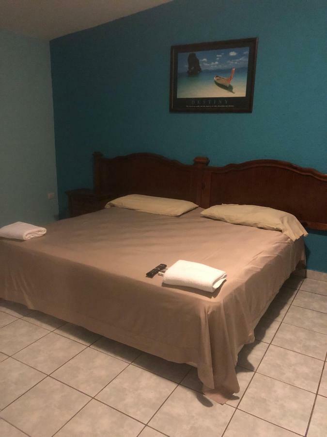 Hotel Rivera Del Rio La Pesca Екстериор снимка